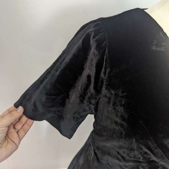 Women's Ann Taylor Black Crushed Velvet Wrap Dress Size 8 Christmas Holiday - Picture 7 of 11
